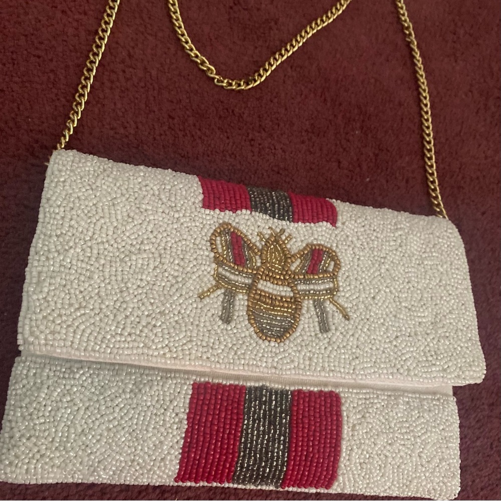 NWOT Beaded Bee Clutch Bag Crossbody Chain